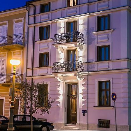 Apartments Villa Castello Crikvenica Exterior foto