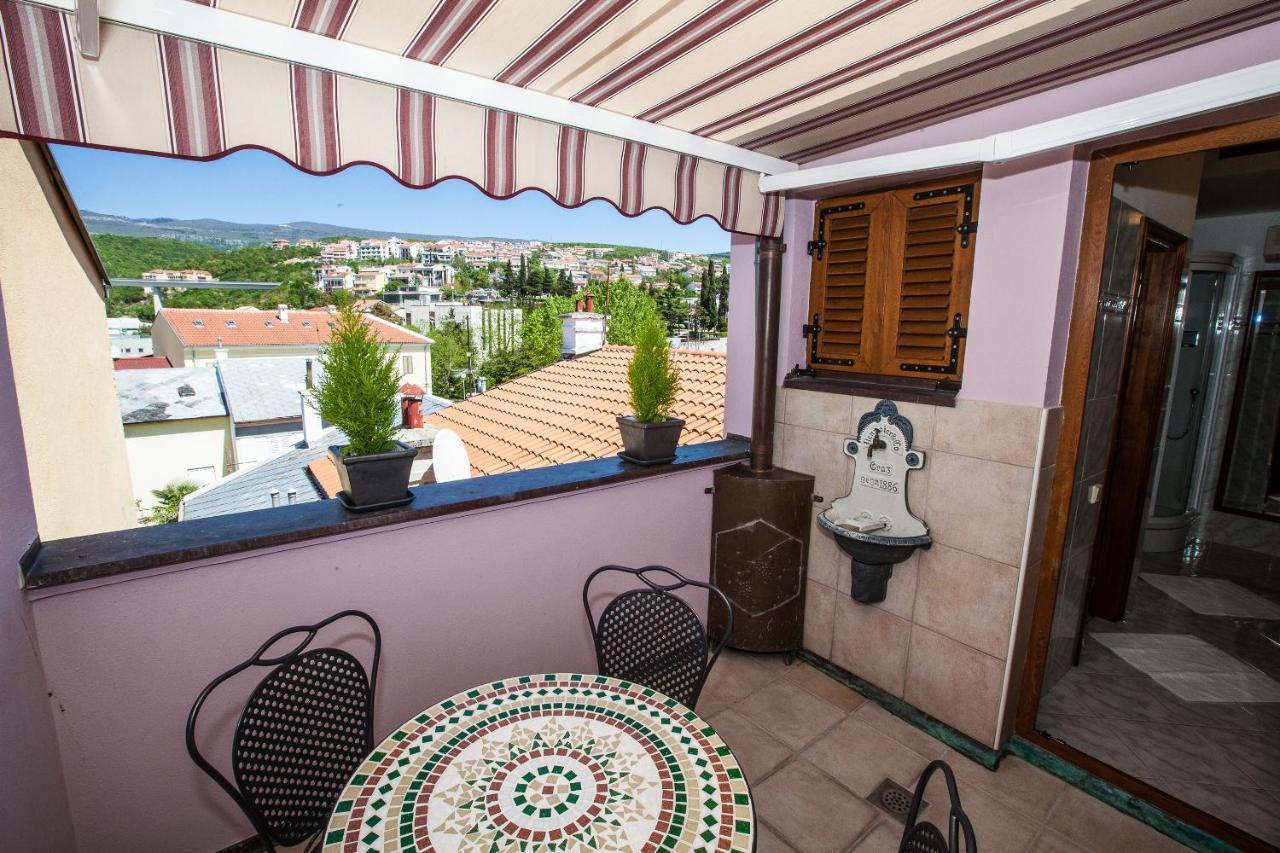 Apartments Villa Castello Crikvenica Exterior foto