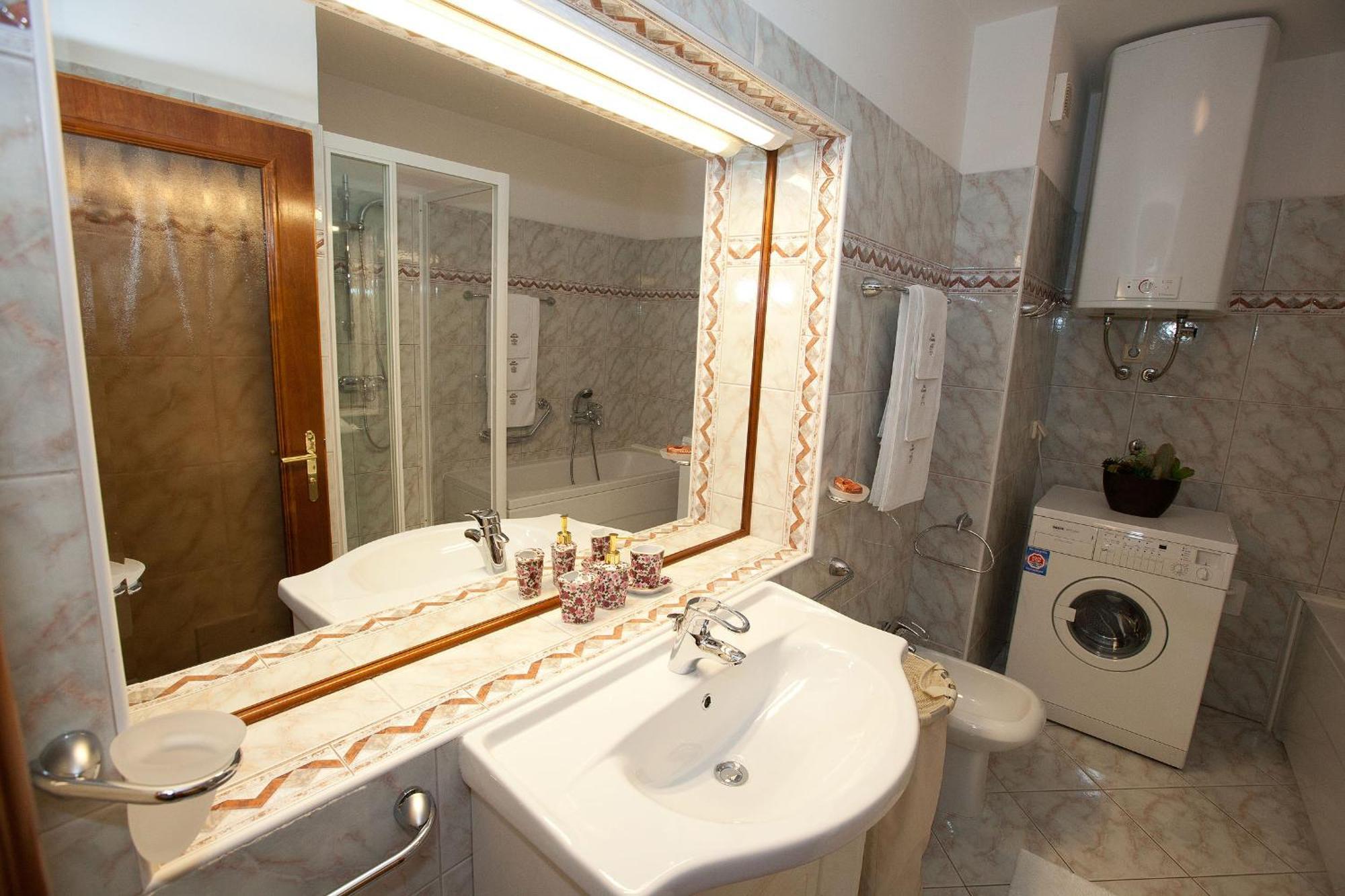 Apartments Villa Castello Crikvenica Exterior foto