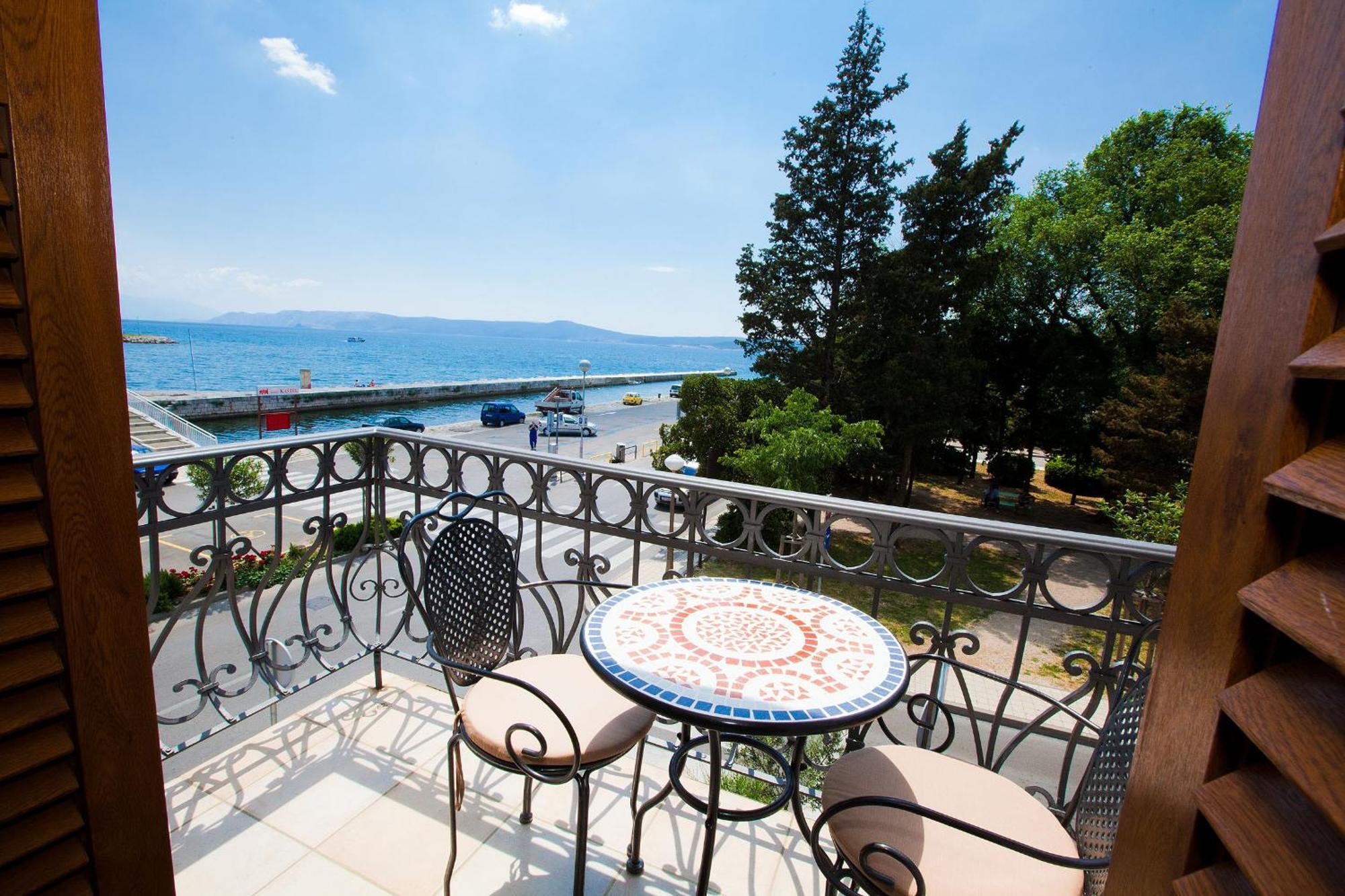Apartments Villa Castello Crikvenica Exterior foto