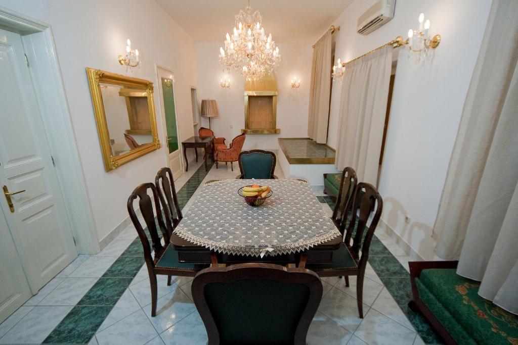 Apartments Villa Castello Crikvenica Exterior foto