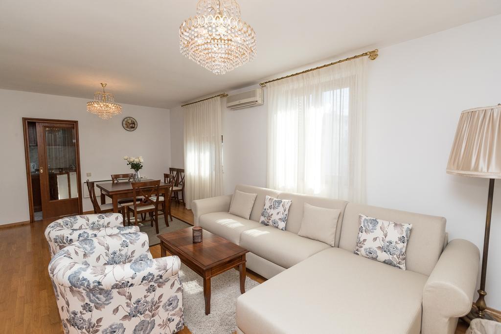 Apartments Villa Castello Crikvenica Exterior foto